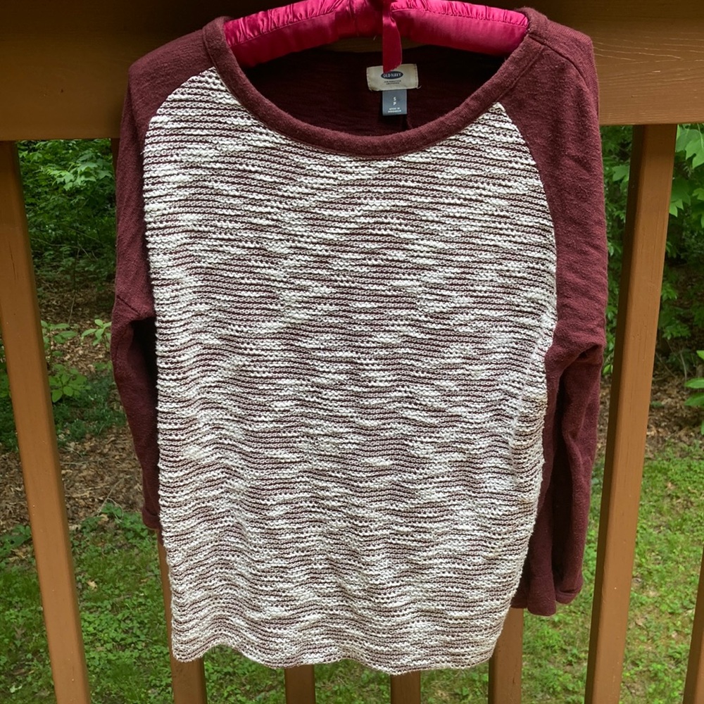 Old Navy burgundy shirt